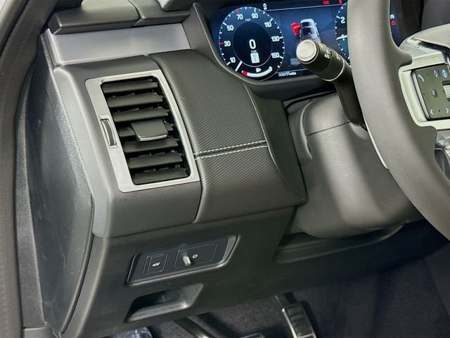 New 2026 Fuji White Land Rover Dynamic SE image 10