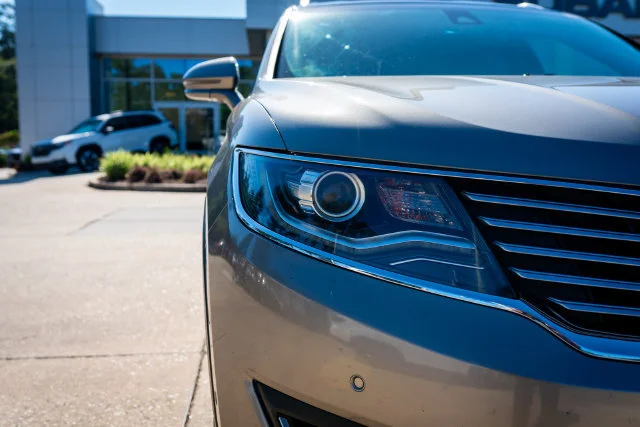 Used 2016 Luxe Metallic Lincoln Reserve image 20