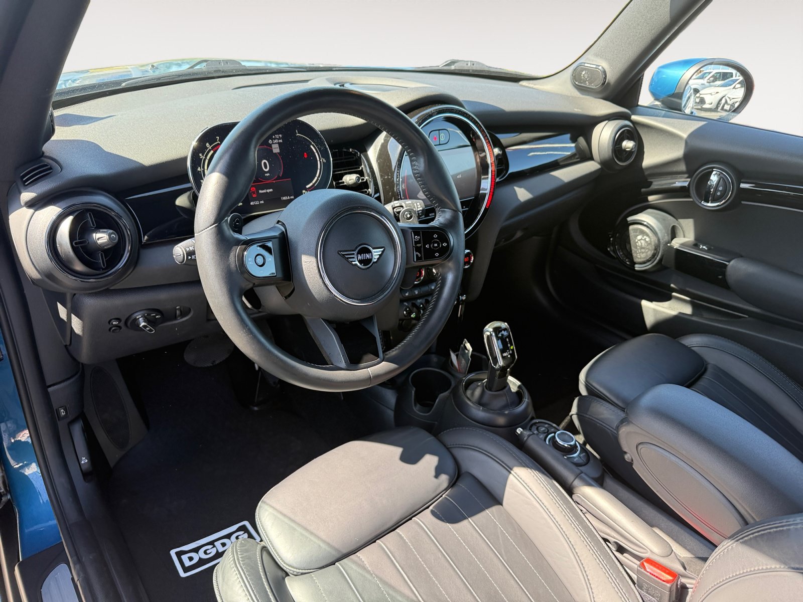 Used 2023 Island Blue Metallic MINI Base image 15