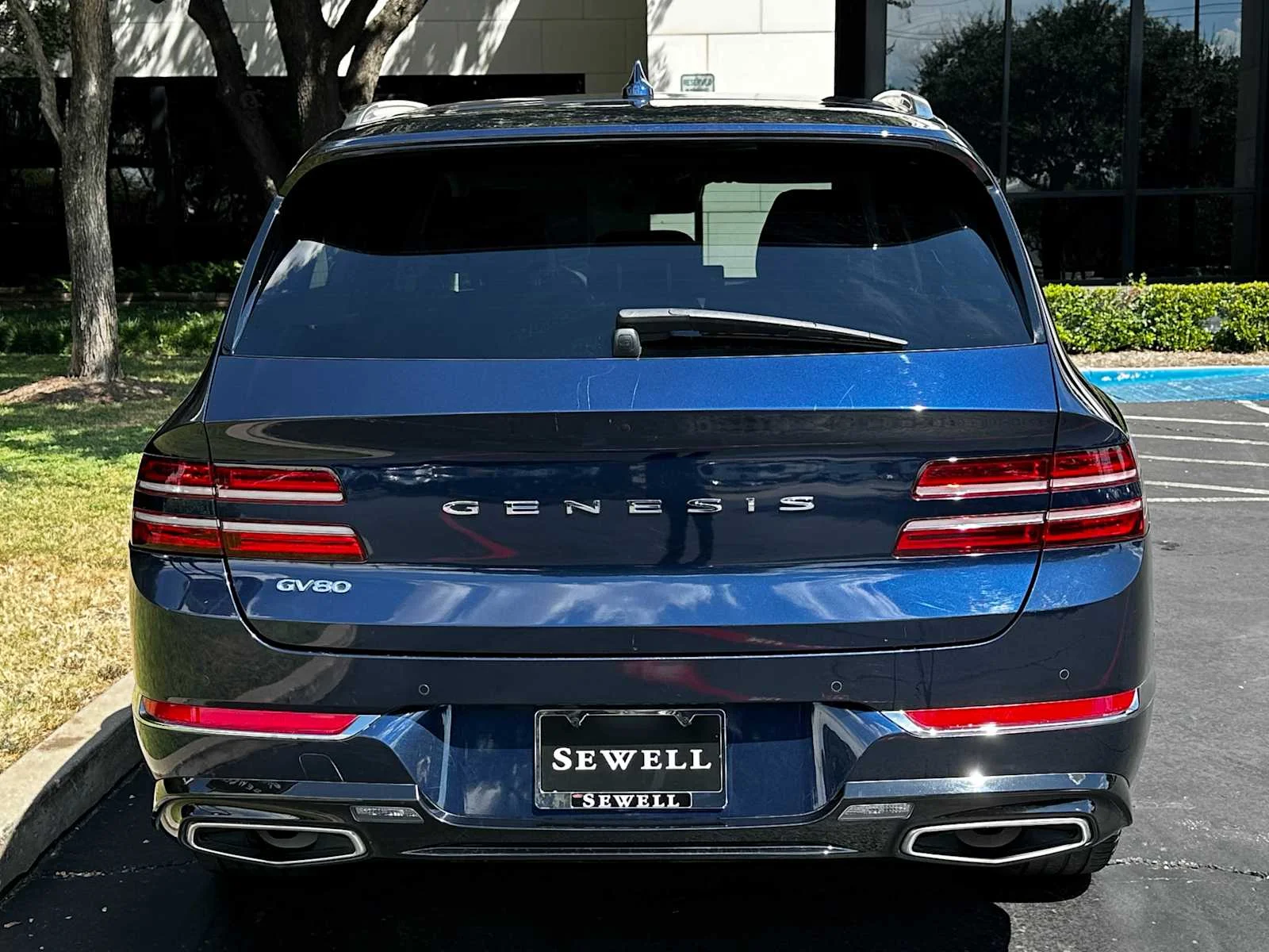 Used 2021  Genesis NA image 3