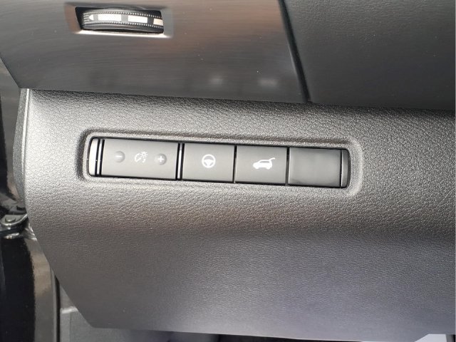 Used 2025  Nissan SL image 13
