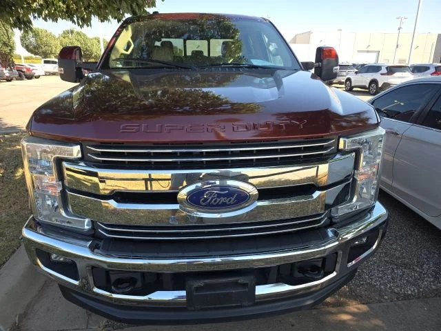Used 2017  Ford Lariat image 2