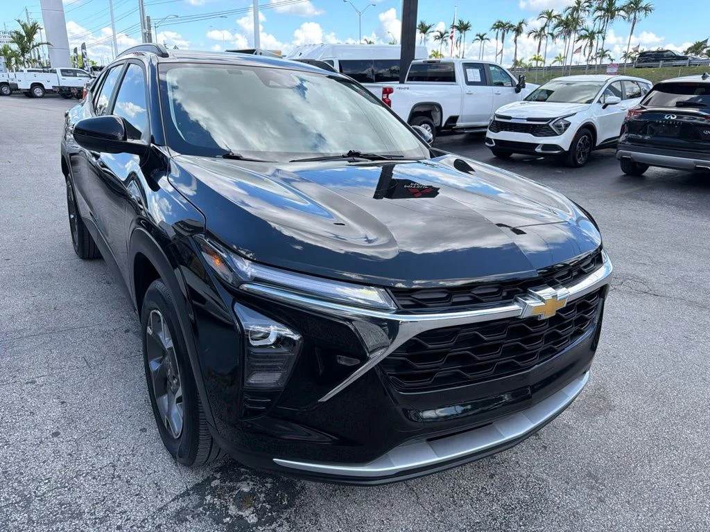 Used 2025 Mosaic Black Metallic Chevrolet LT image 2