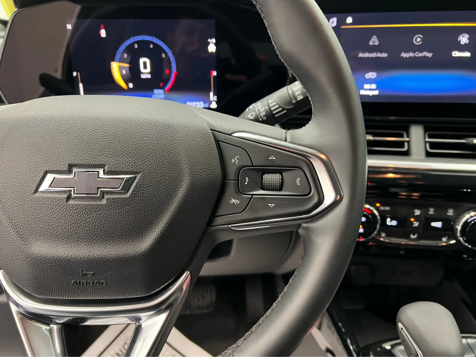 Used 2024 Summit White Chevrolet ACTIV image 14