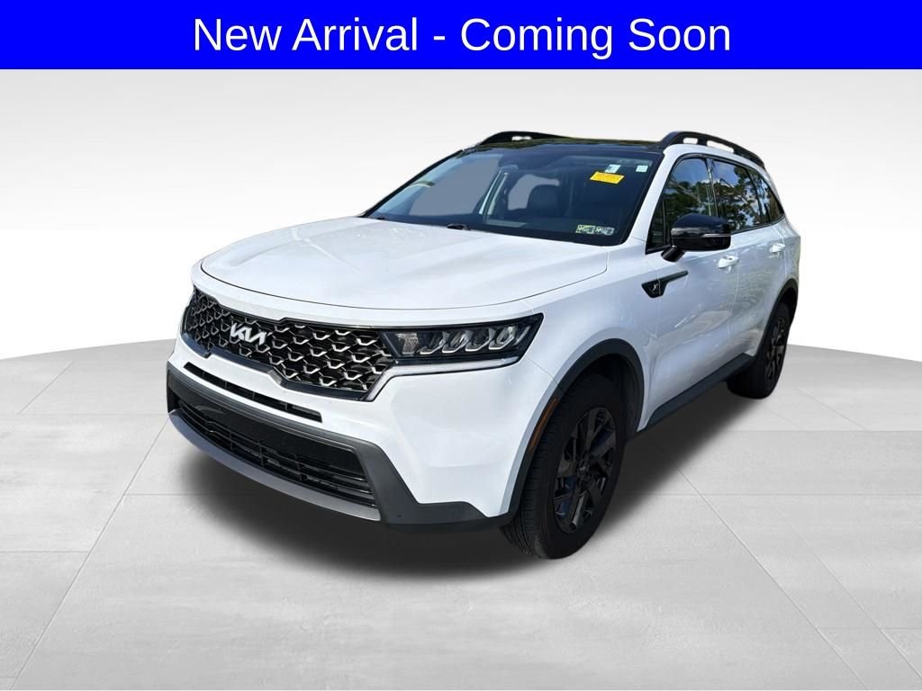 Used 2022 White Kia S image 1