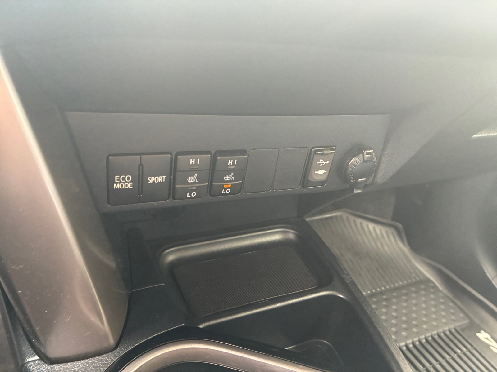 Used 2017 Magnetic Gray Metallic Toyota Limited image 24