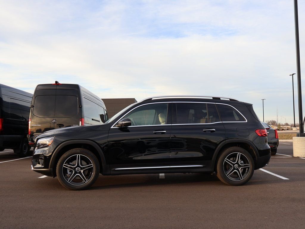 New 2026 Night Black Mercedes-Benz GLB 250 image 4