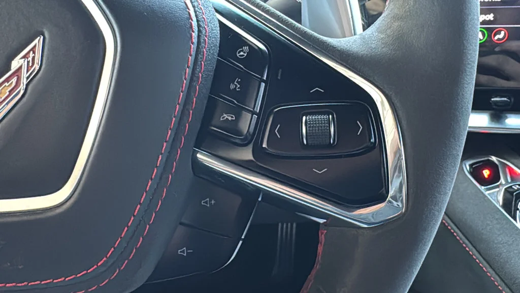 Used 2022 Gray Metallic Chevrolet Stingray image 13