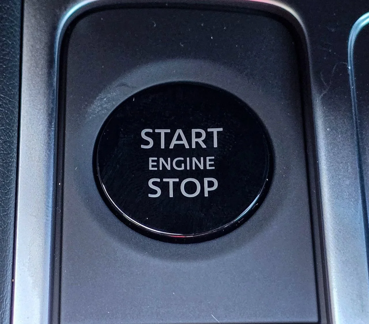 New 2027 GRAPHITE SHADOW INFINITI Luxe AWD image 19