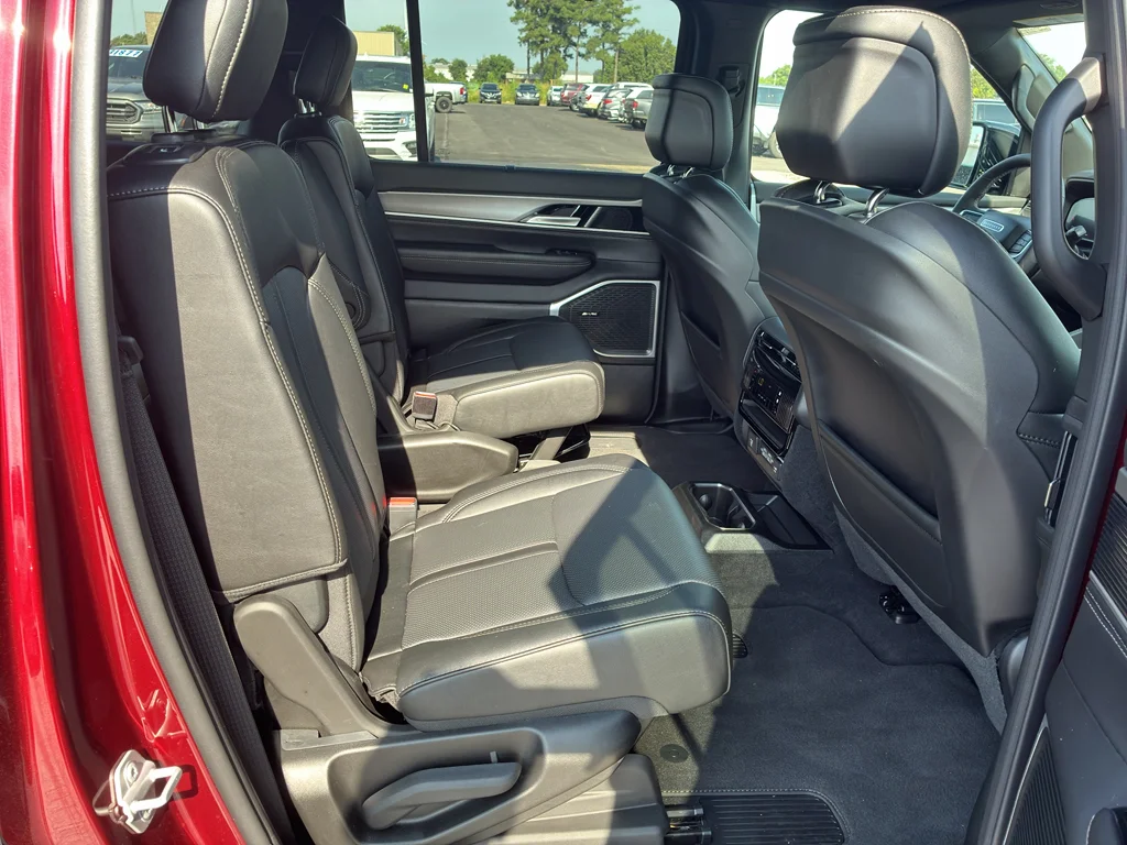 Used 2025 Velvet Red Pearlcoat Jeep Series III image 17
