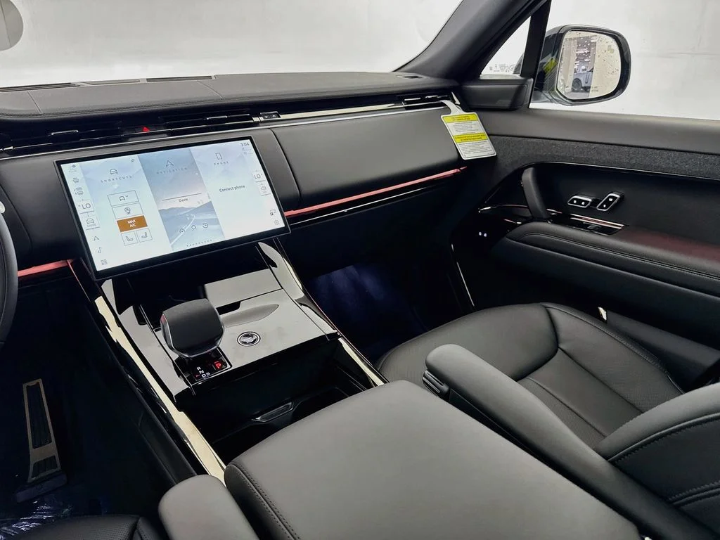 New 2026 Fuji White Land Rover Dynamic SE image 24