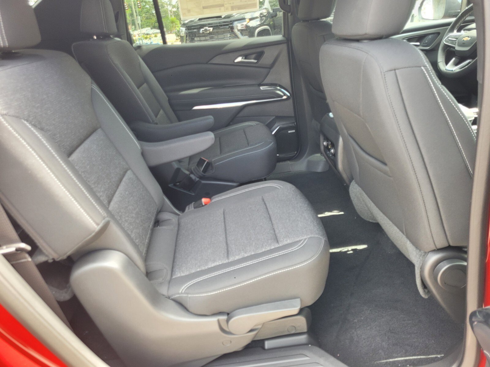 2025 Chevrolet Traverse LT - Photo 16