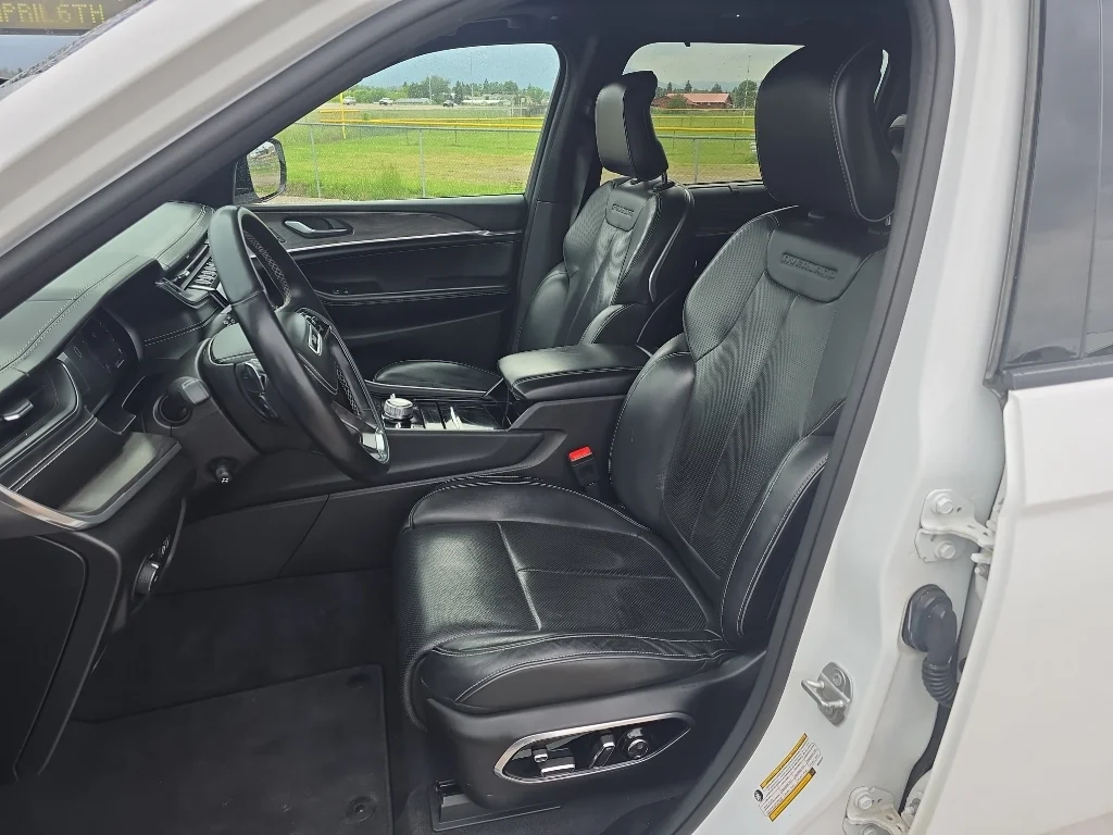 Used 2022 Bright White Jeep Overland image 24