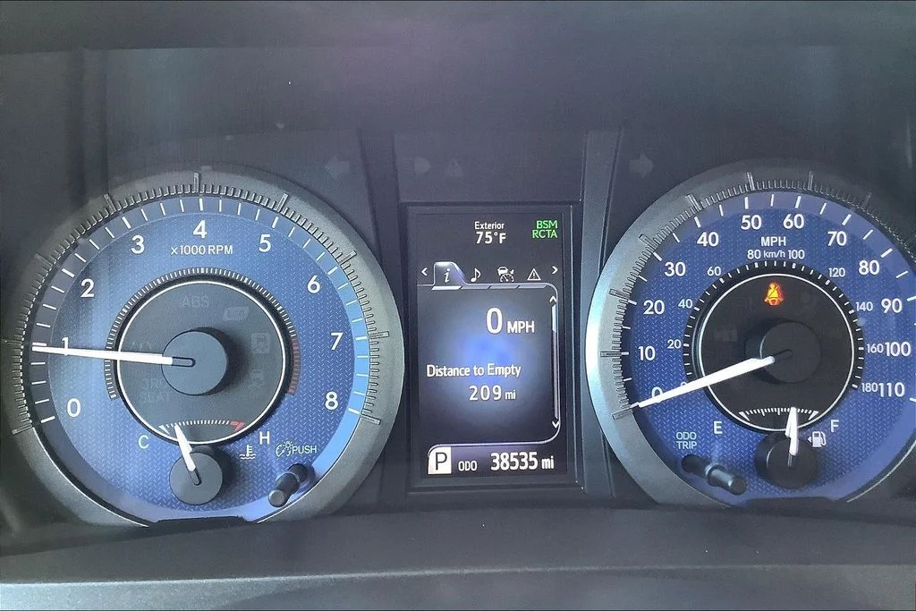 Used 2020 Red Toyota XLE image 23