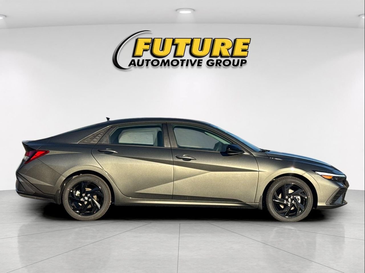 New 2026 Gray Hyundai SEL Sport Plus image 2