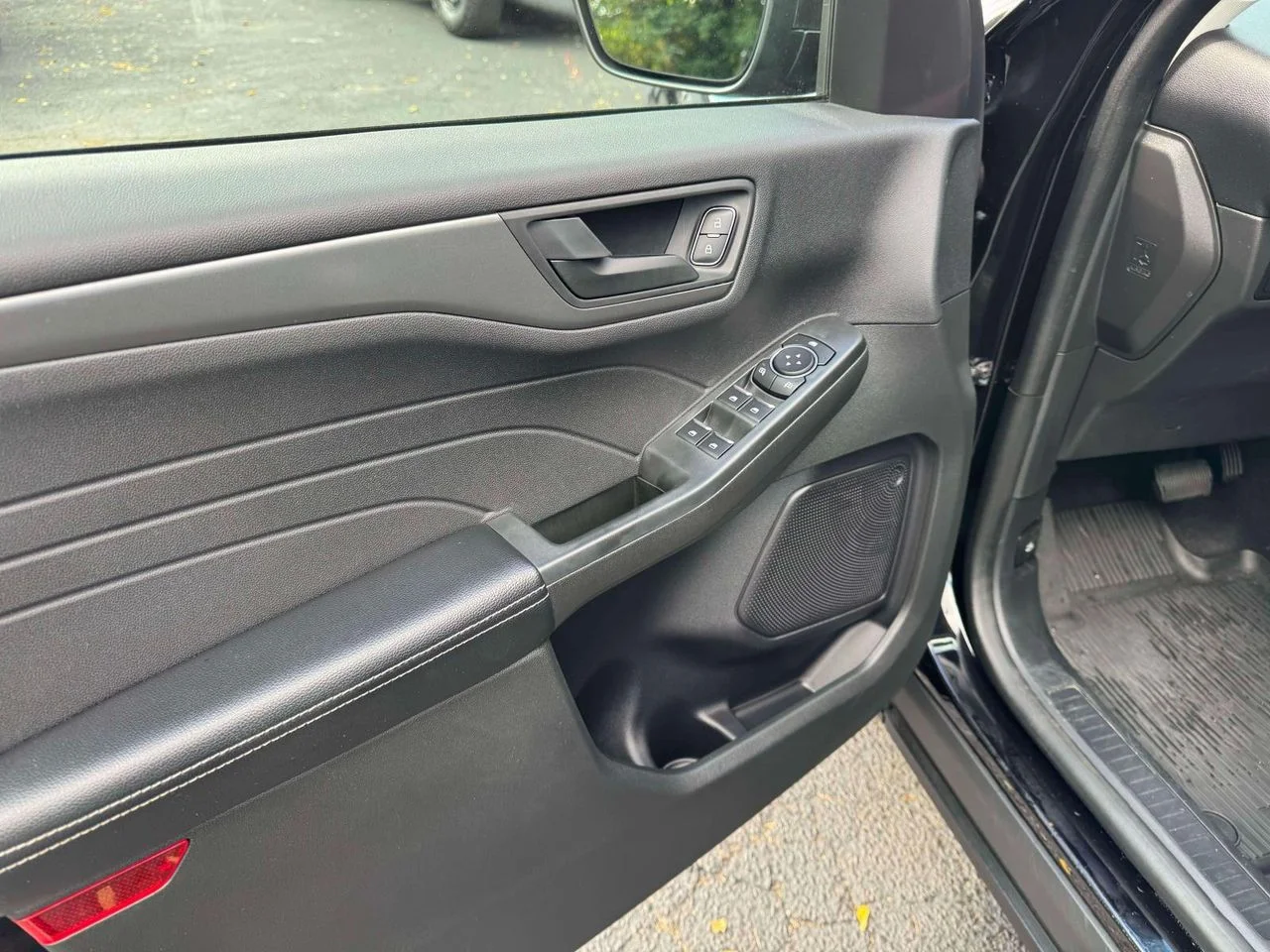 Used 2023 Agate Black Metallic Ford Active image 17