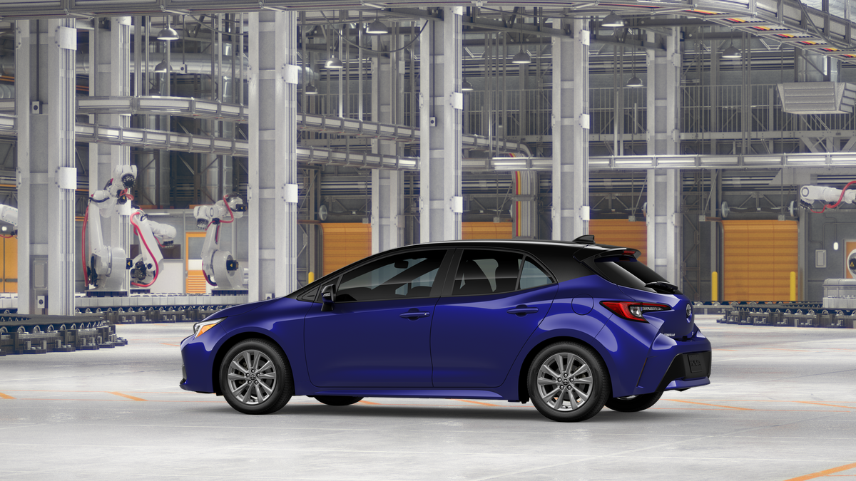 New 2026 Blue Crush Metallic with Midnight Black Metallic roof Toyota SE image 5