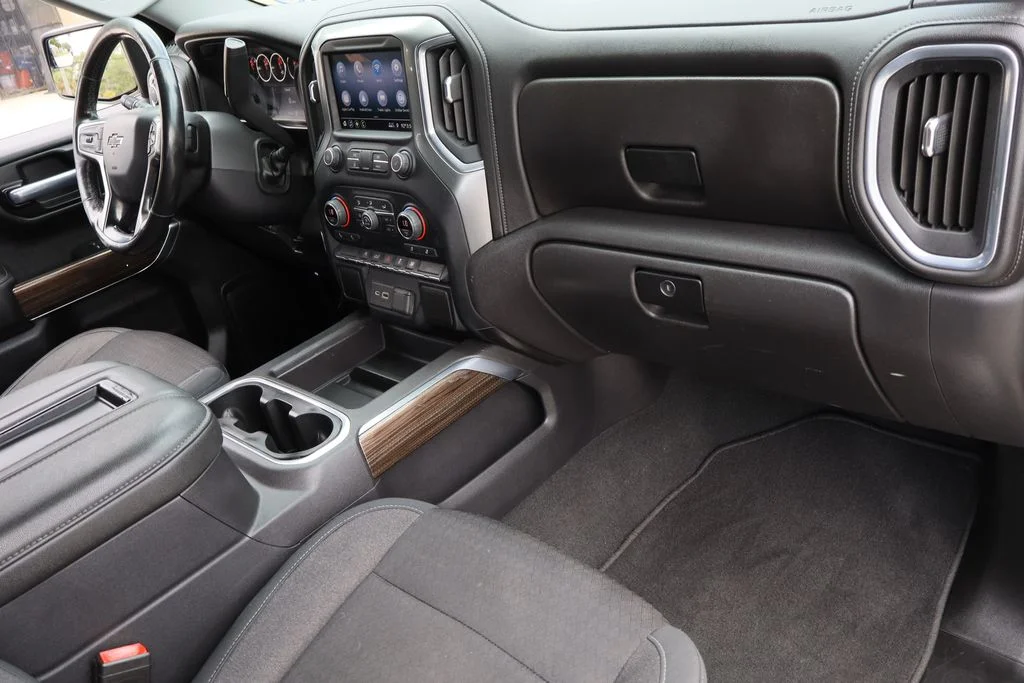 Used 2021 Black Chevrolet RST image 28