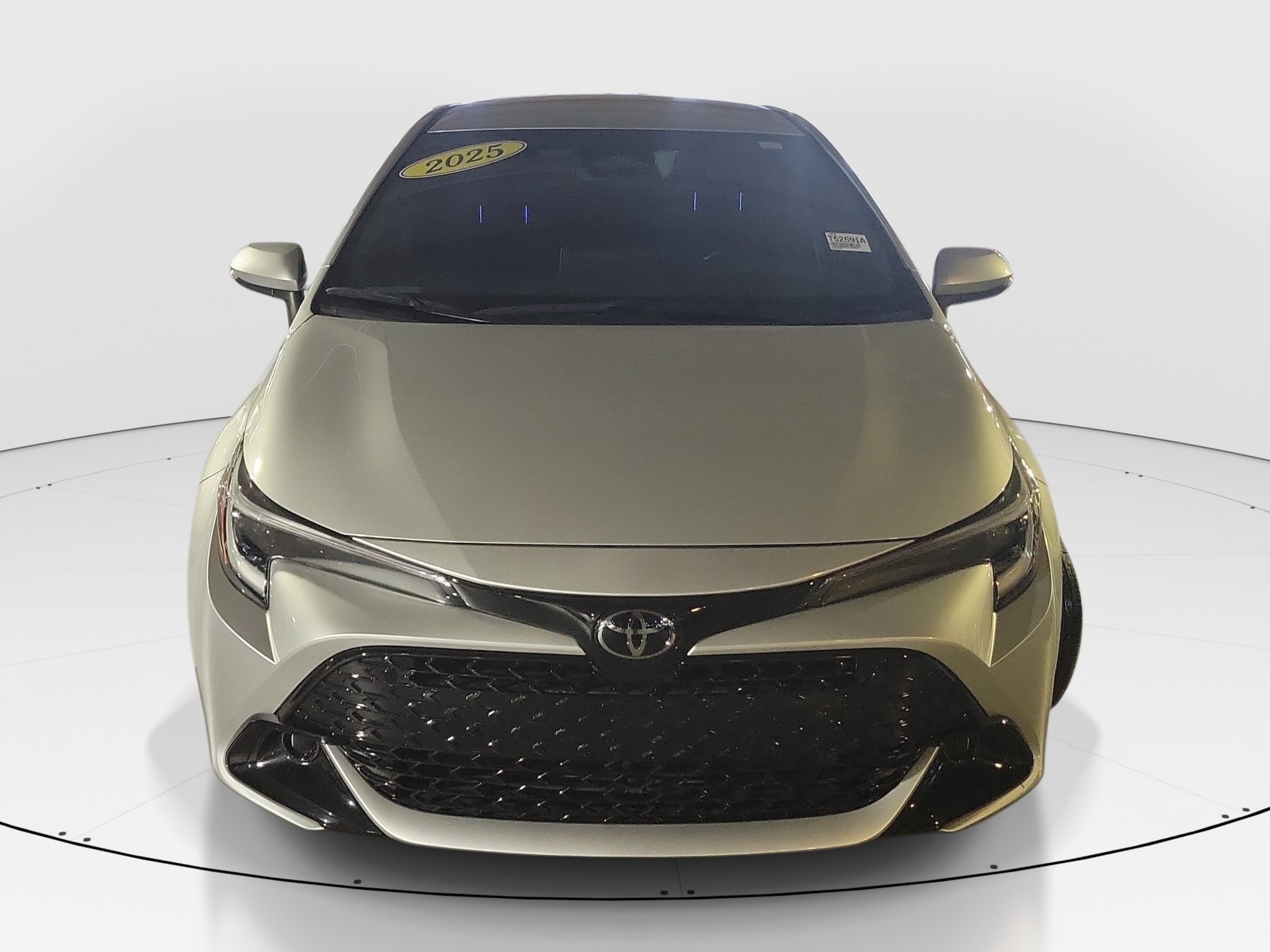 Used 2025 Classic Silver Metallic Toyota SE image 2
