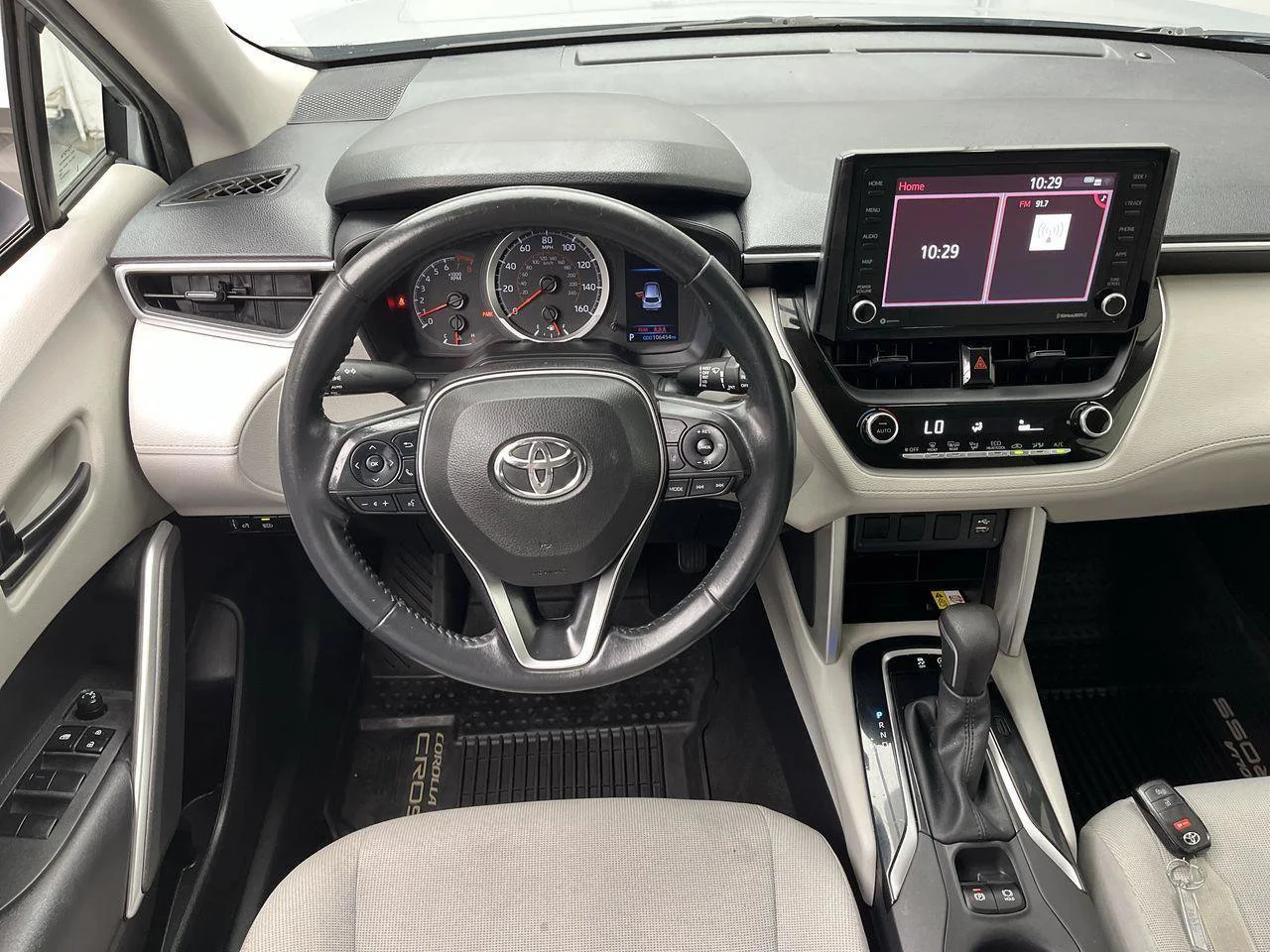 2022 Toyota Corolla Cross LE - Photo 11