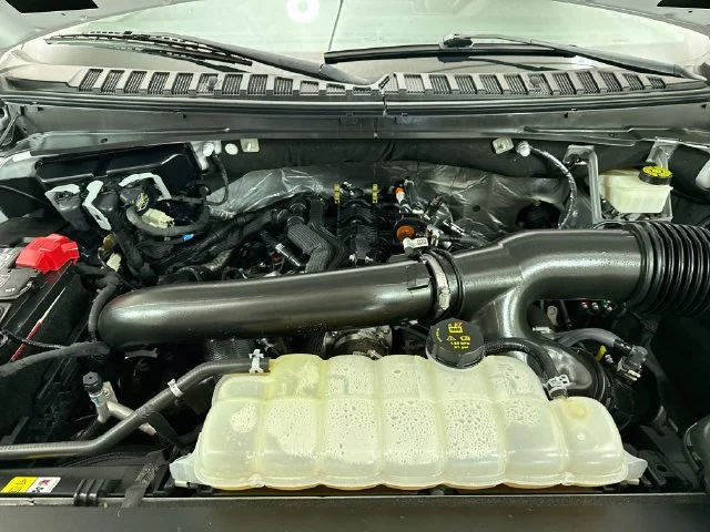 Used 2024 Oxford White Ford XLT image 32