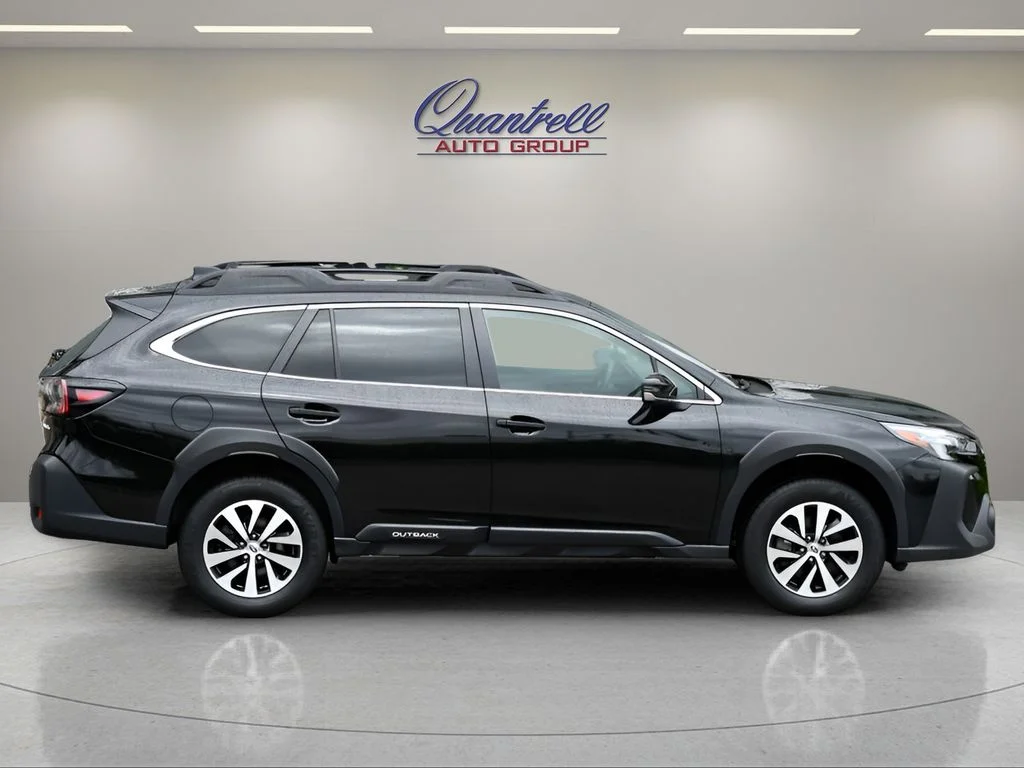 Certified Used 2023 Crystal Black Silica Subaru Premium image 3