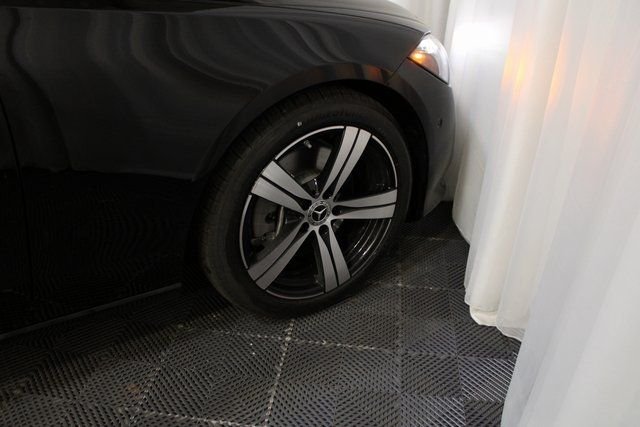 2025 Mercedes-Benz C-Class Sedan C 300 - Photo 10