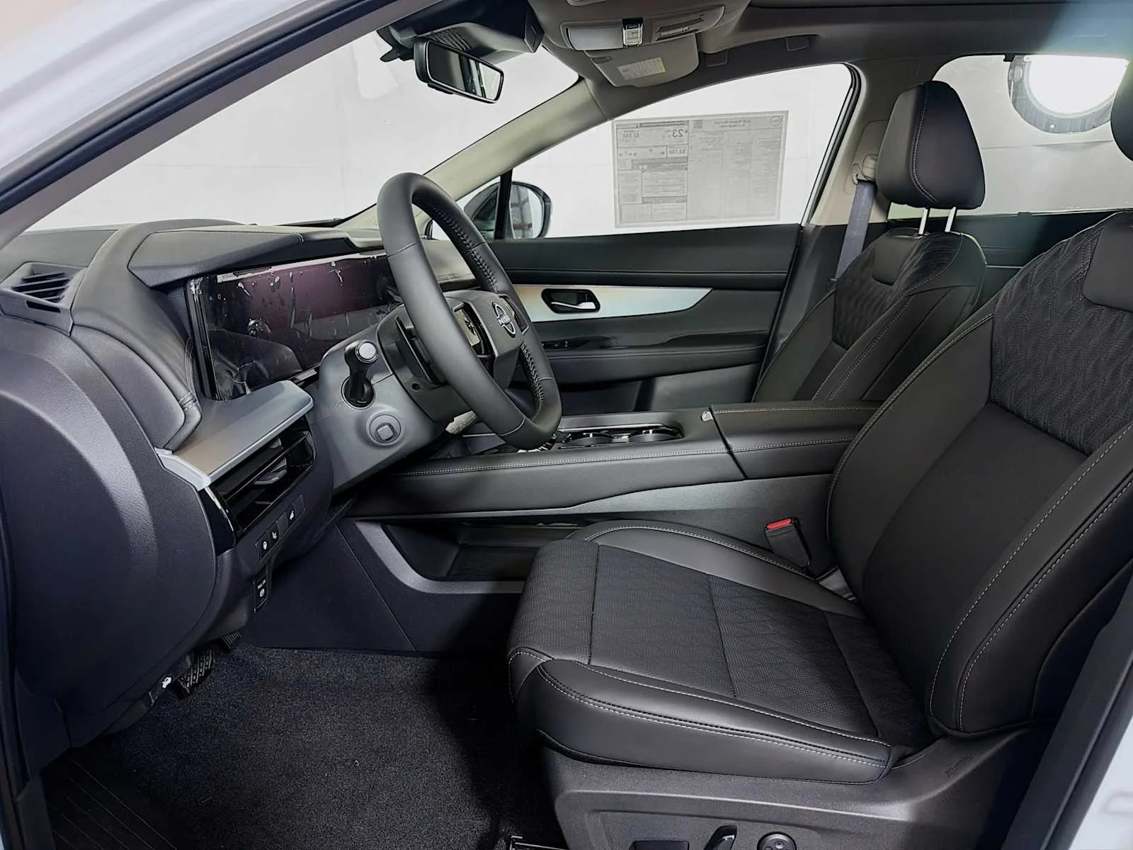 New 2026 Everest White Pearl TriCoat Nissan Platinum image 4