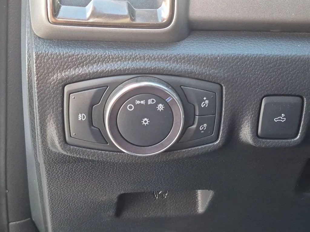 Used 2021 White Ford XLT image 15