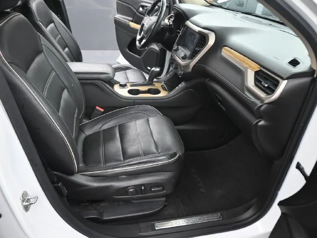 Used 2018 White GMC Denali image 14