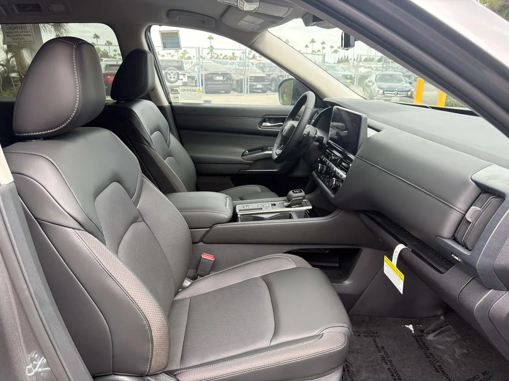 New 2026 Gun Metallic Nissan SL image 31