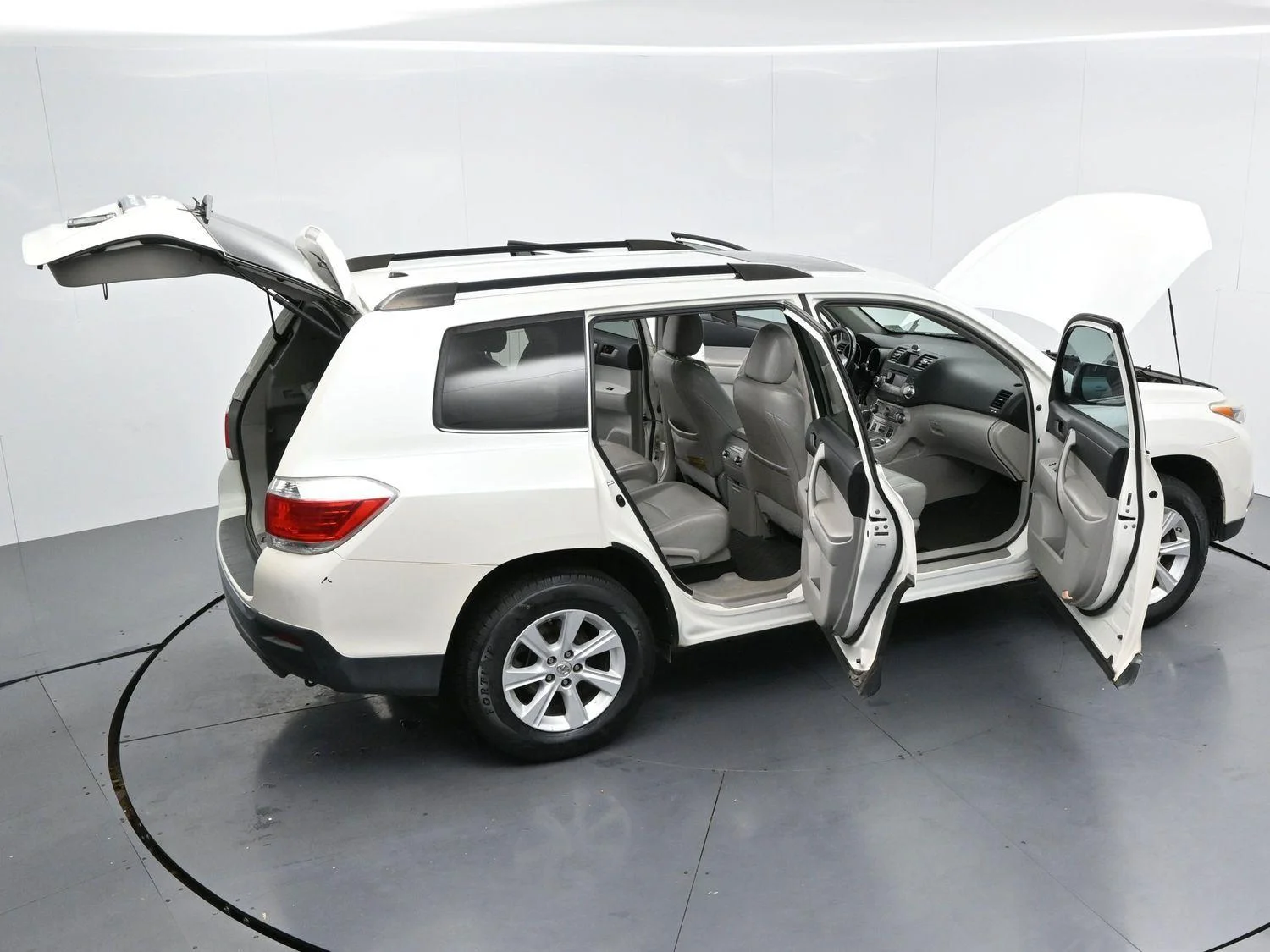 Used 2012 Blizzard Pearl Toyota SE image 39