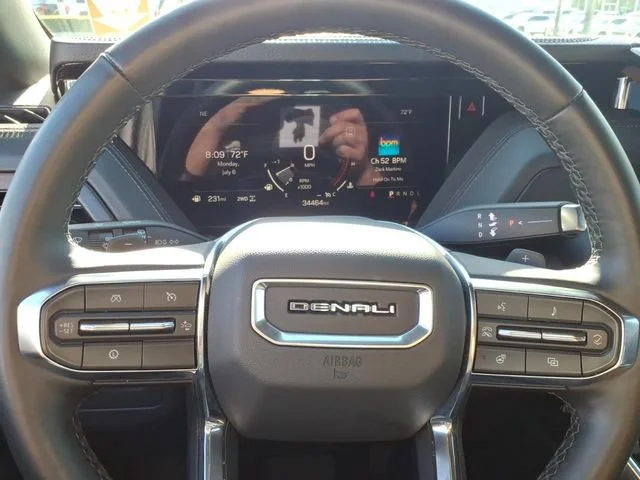 Used 2025 Onyx Black GMC Denali image 18