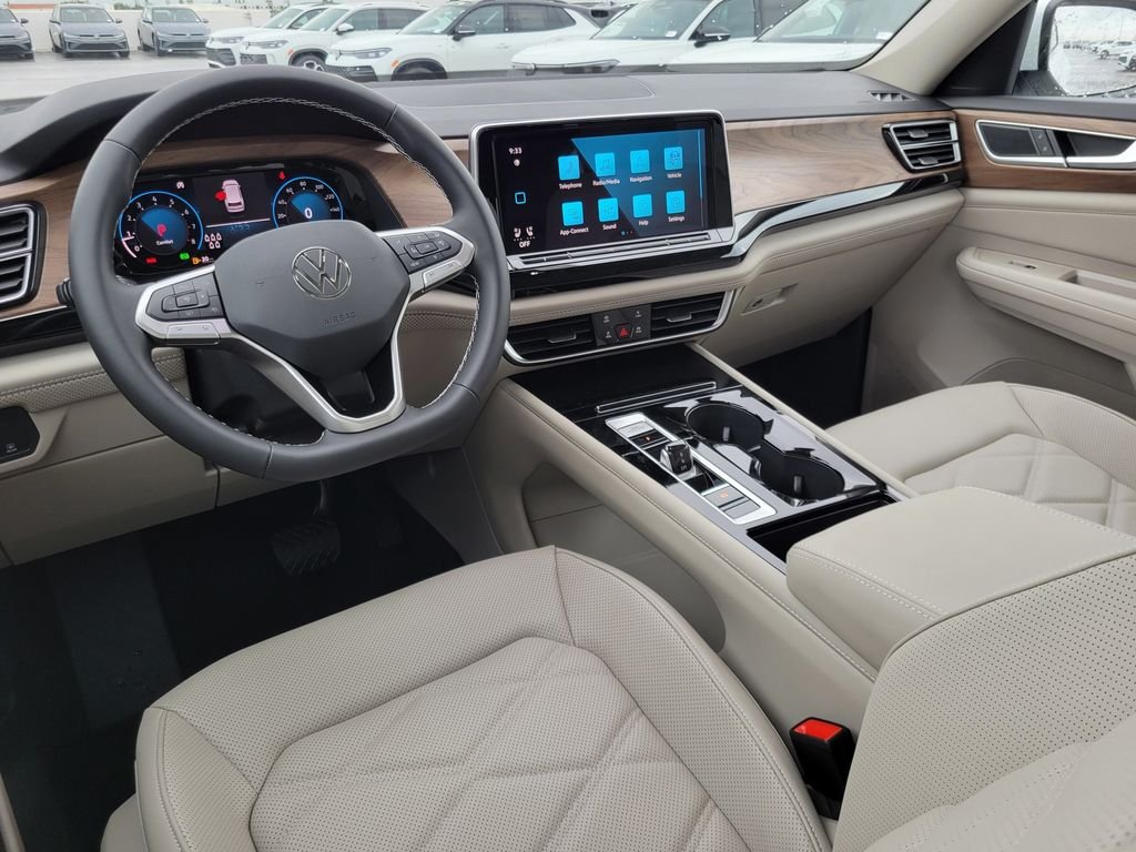 New 2026 White/off-white Volkswagen SE w/Technology image 7