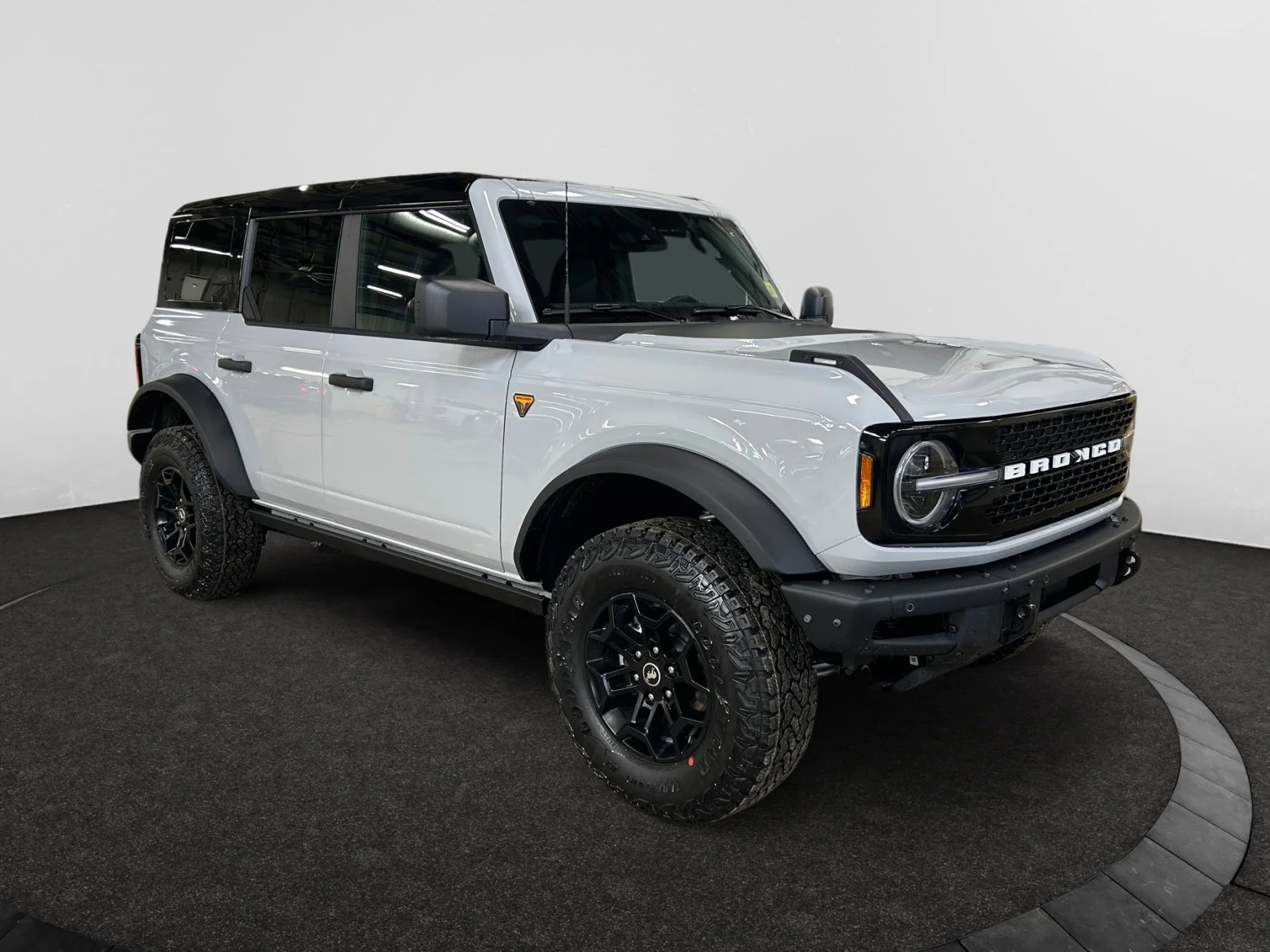 New 2026 Avalanche Grey Ford Badlands image 7