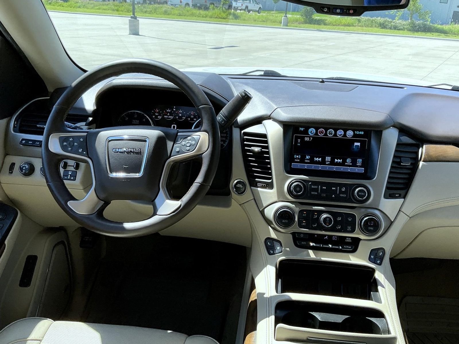 Used 2019 White GMC Denali image 14