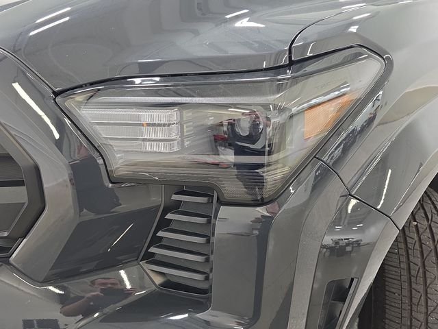 2024 Toyota Tacoma SR5 - Photo 25