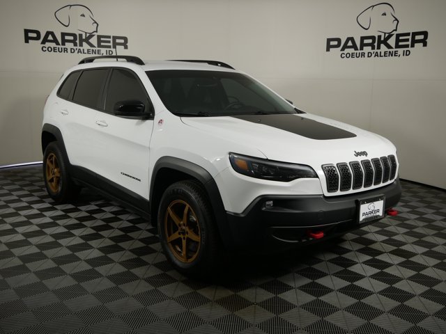 Used 2022 Bright White Clearcoat Jeep Trailhawk w/ Technology Pkg & Comfort Pkg image 4