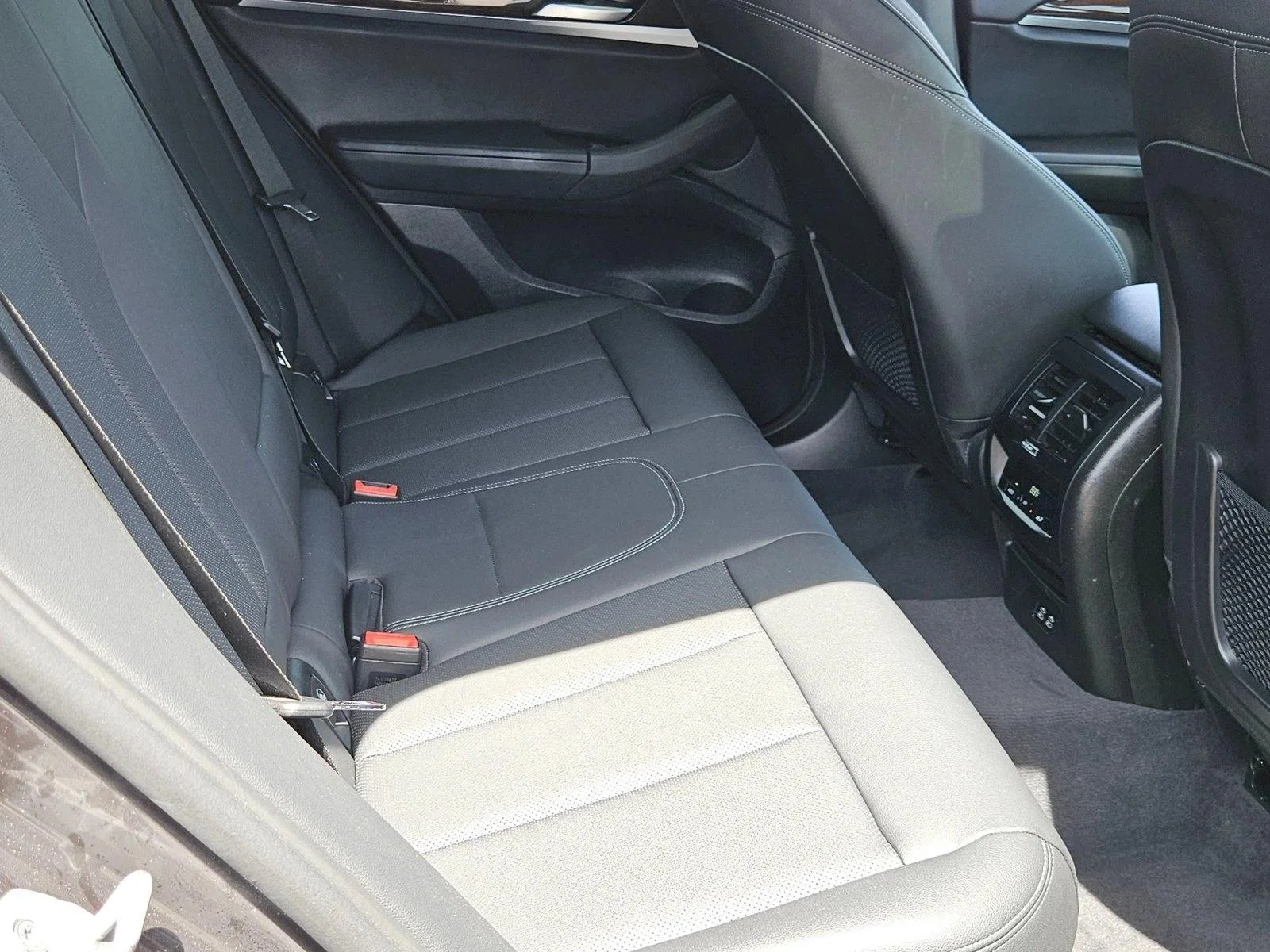 Used 2024 Dark Graphite Metallic BMW xDrive30i image 20