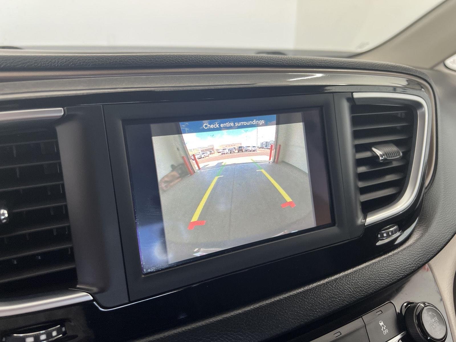 2019 Chrysler Pacifica Touring L - Photo 18