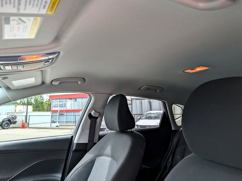Used 2025 Cyber Gray Metallic Hyundai SEL image 21