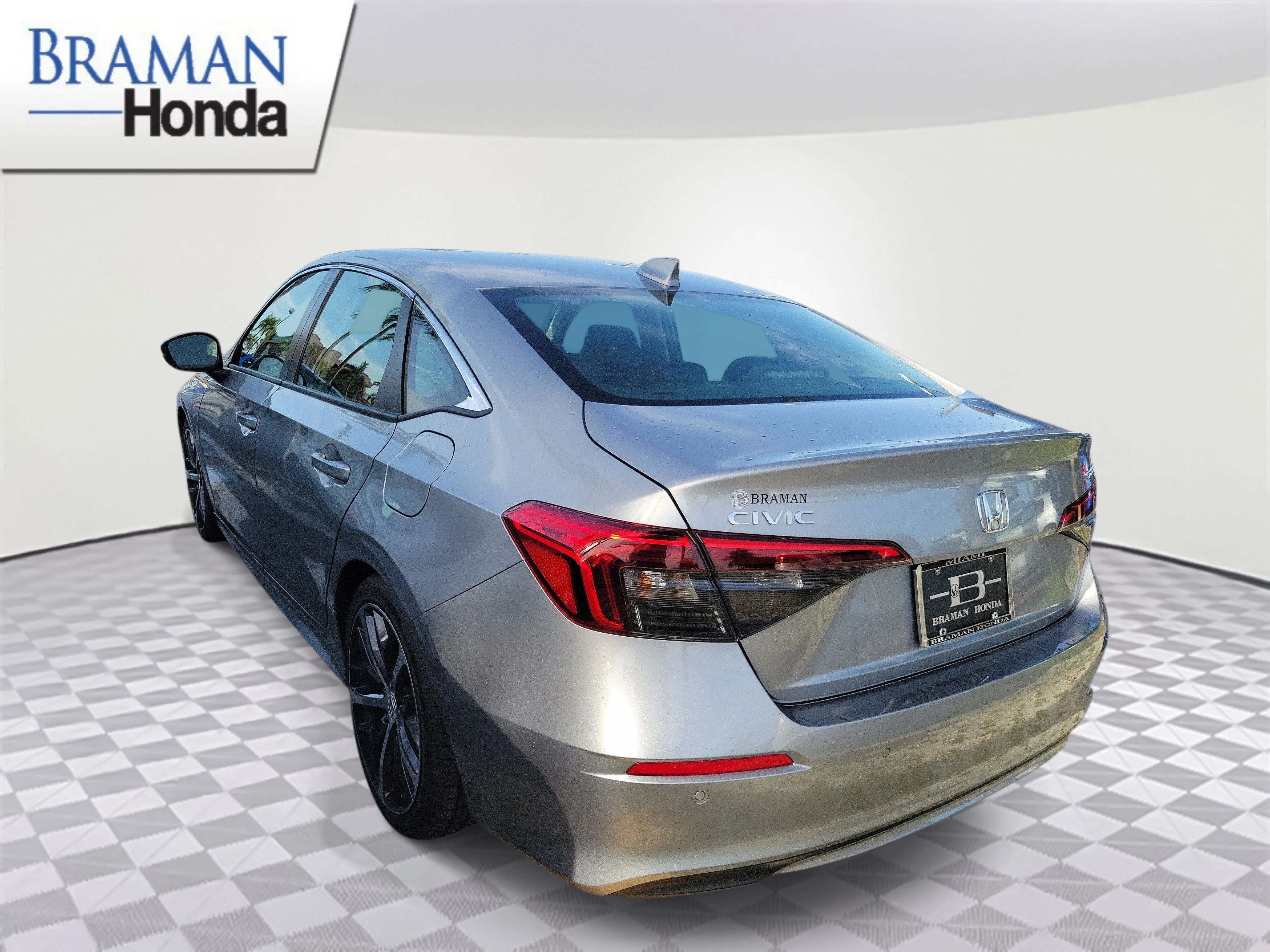 2024 Honda Civic Touring - Photo 4