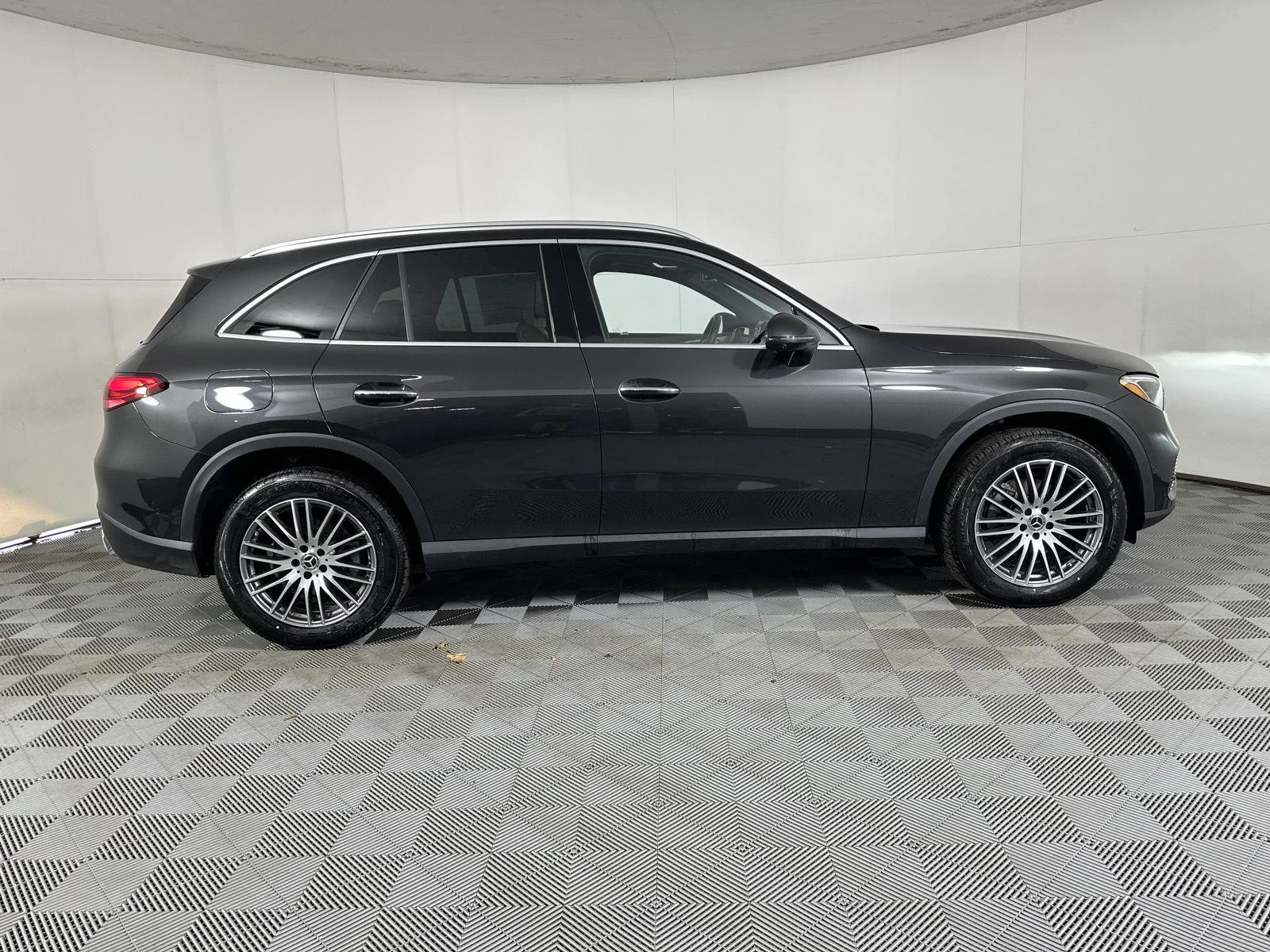 Used 2026  Mercedes-Benz GLC 300 image 27