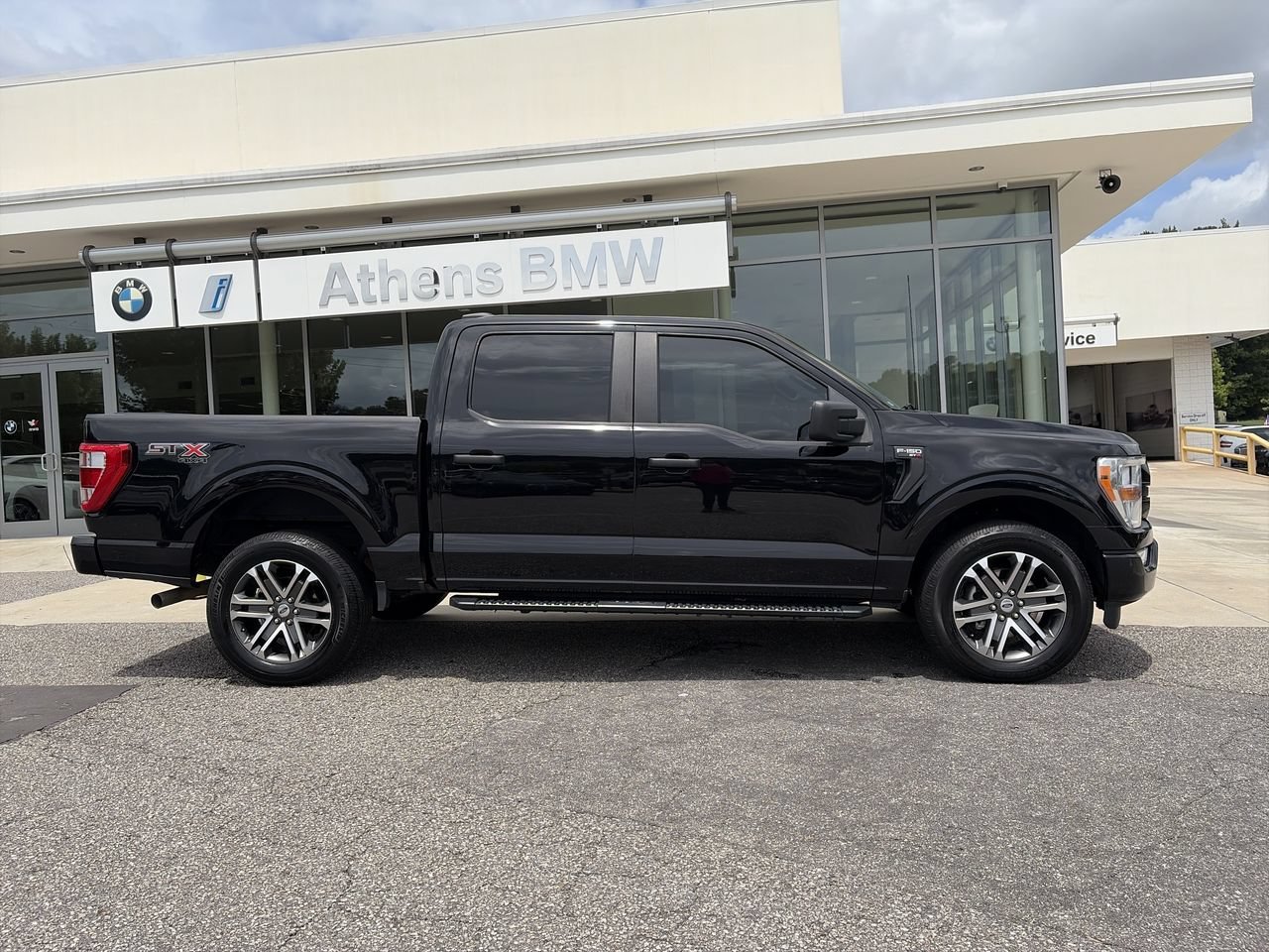 Used 2022 Agate Black Metallic Ford LARIAT image 9