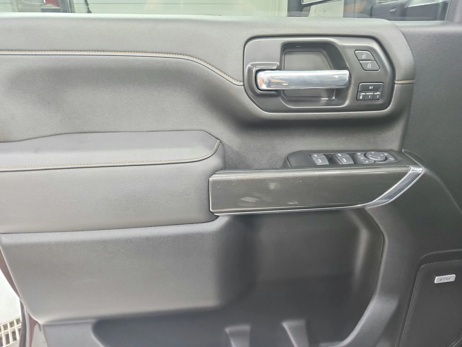 Used 2022  GMC AT4 image 40