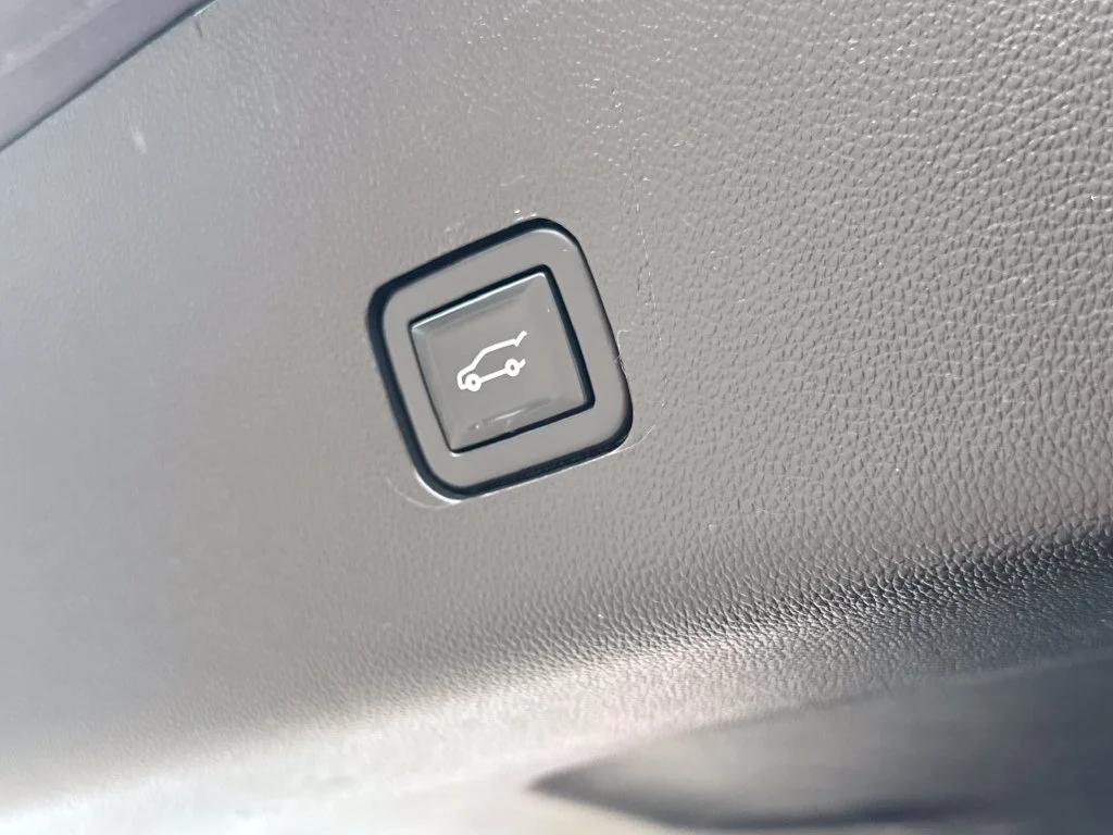 Used 2020 Gray Chevrolet 3LT image 8