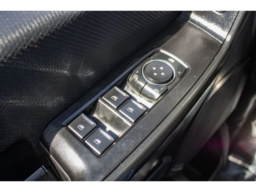 Used 2021 ICONIC SILVER METALLIC Ford XL image 29