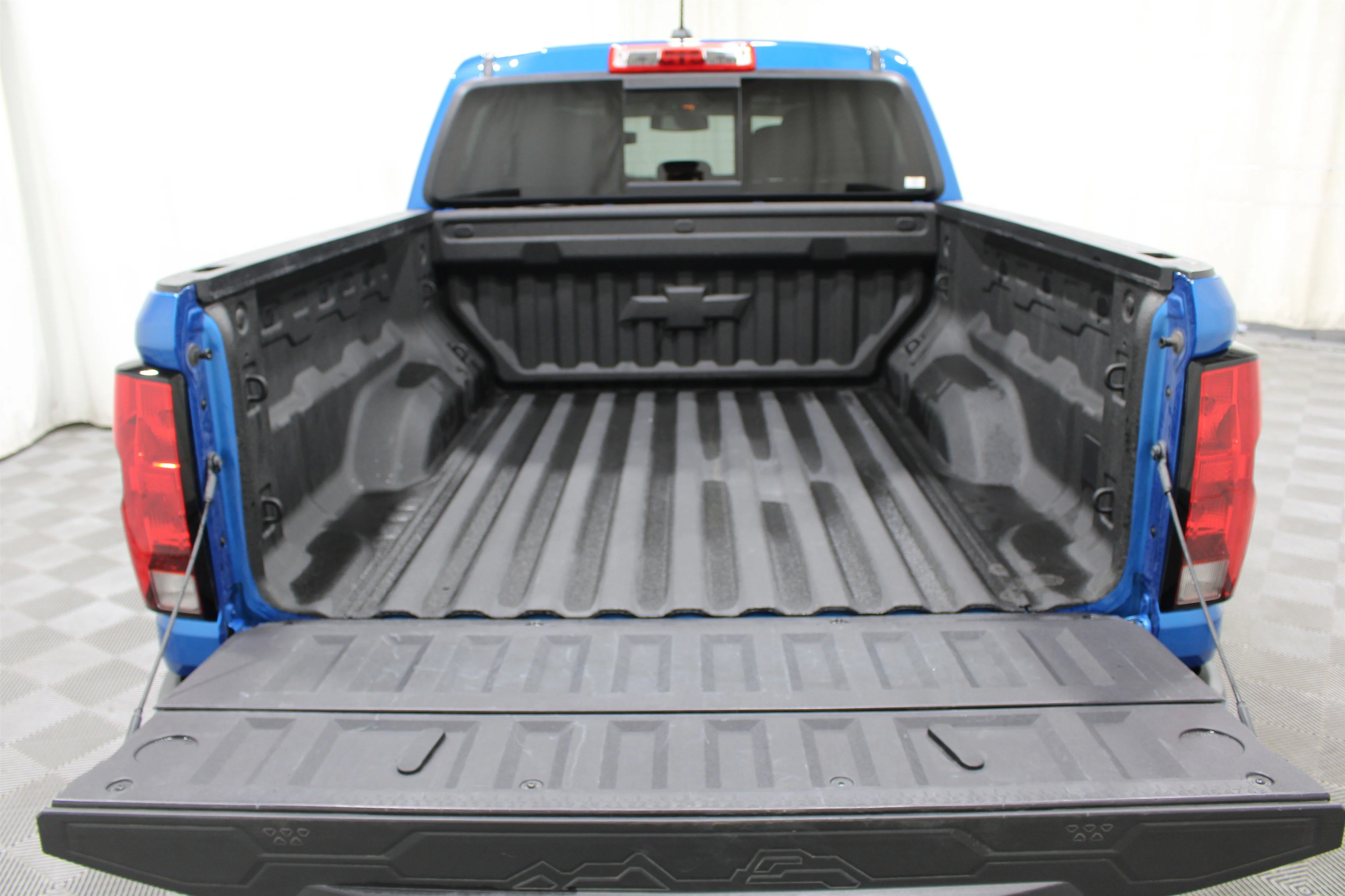 2023 Chevrolet Colorado LT - Photo 23