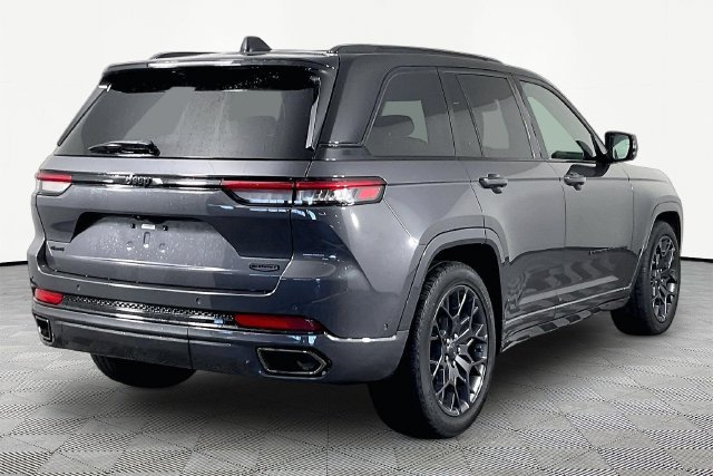 Used 2025 Gray Jeep Summit image 6