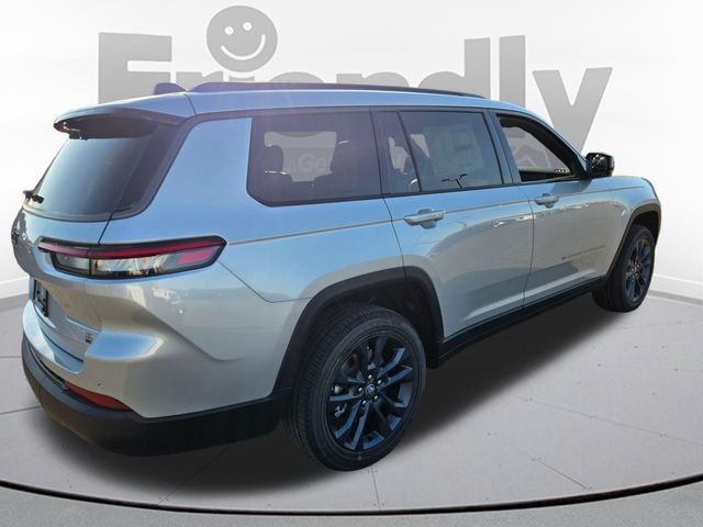 New 2026 Silver Zynith Exterior Paint Jeep Limited image 5